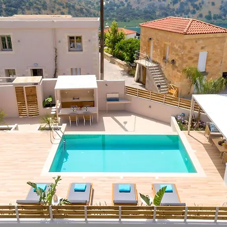Villa Hidden Gem Private Pool & Heated Jaccuzzi