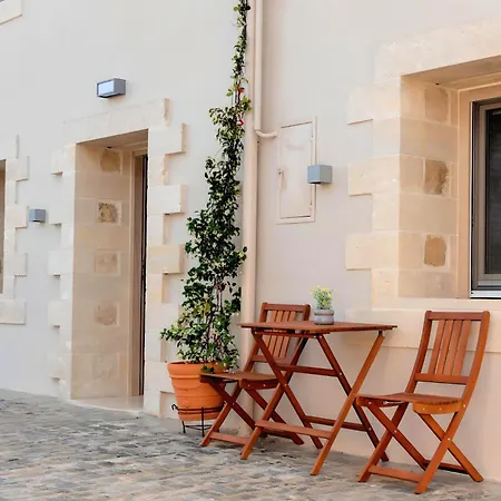 Hidden Gem Private Pool & Heated Jaccuzzi Villa *