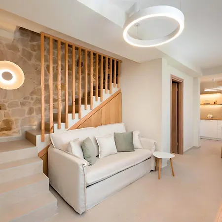 Hidden Gem Private Pool & Heated Jaccuzzi Villa *