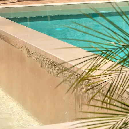 Hidden Gem Private Pool & Heated Jaccuzzi Villa *